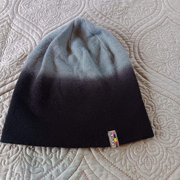 Burton Black‎ and Gray Beanie - Picture 1 of 8